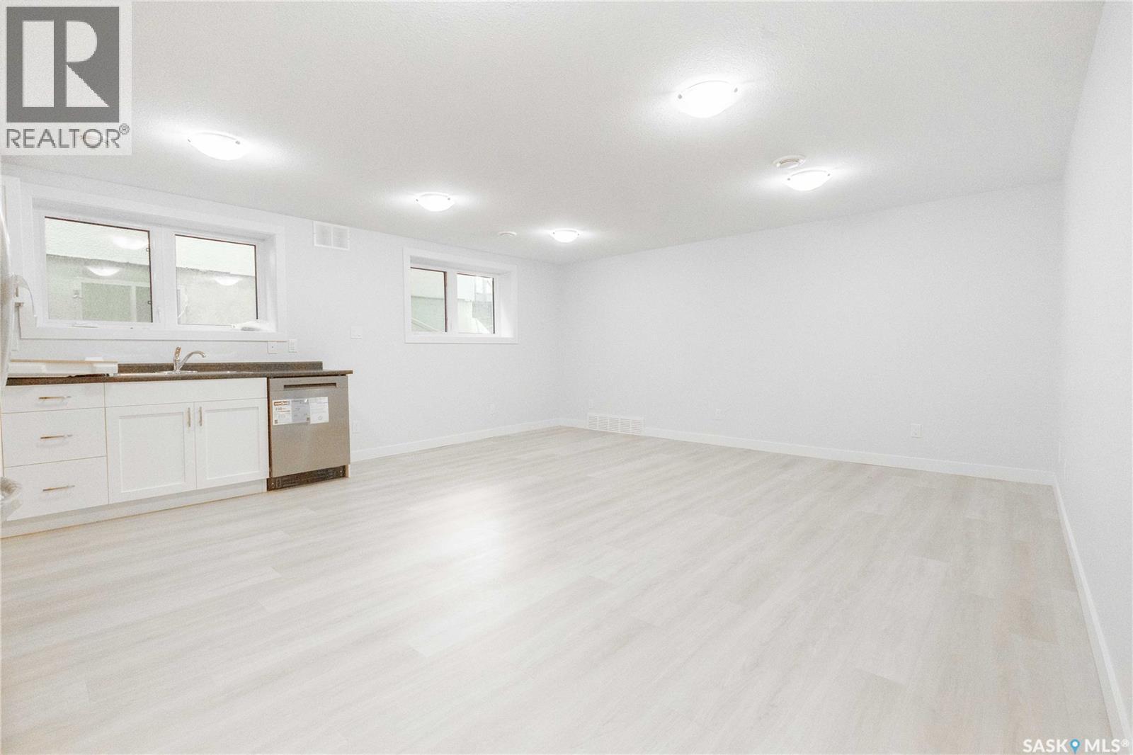 1337 Montague STREET - Image 32
