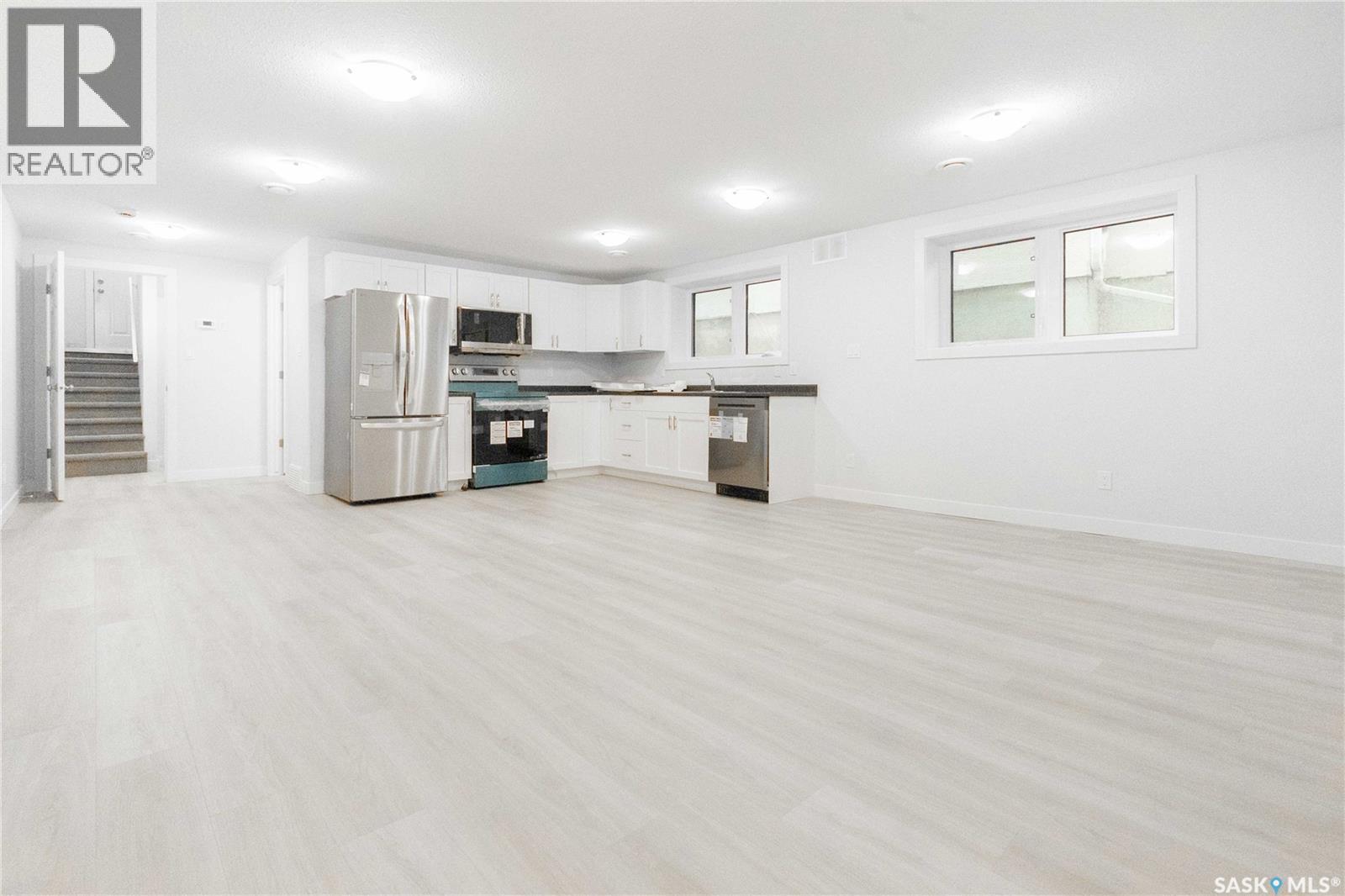 1337 Montague STREET - Image 33
