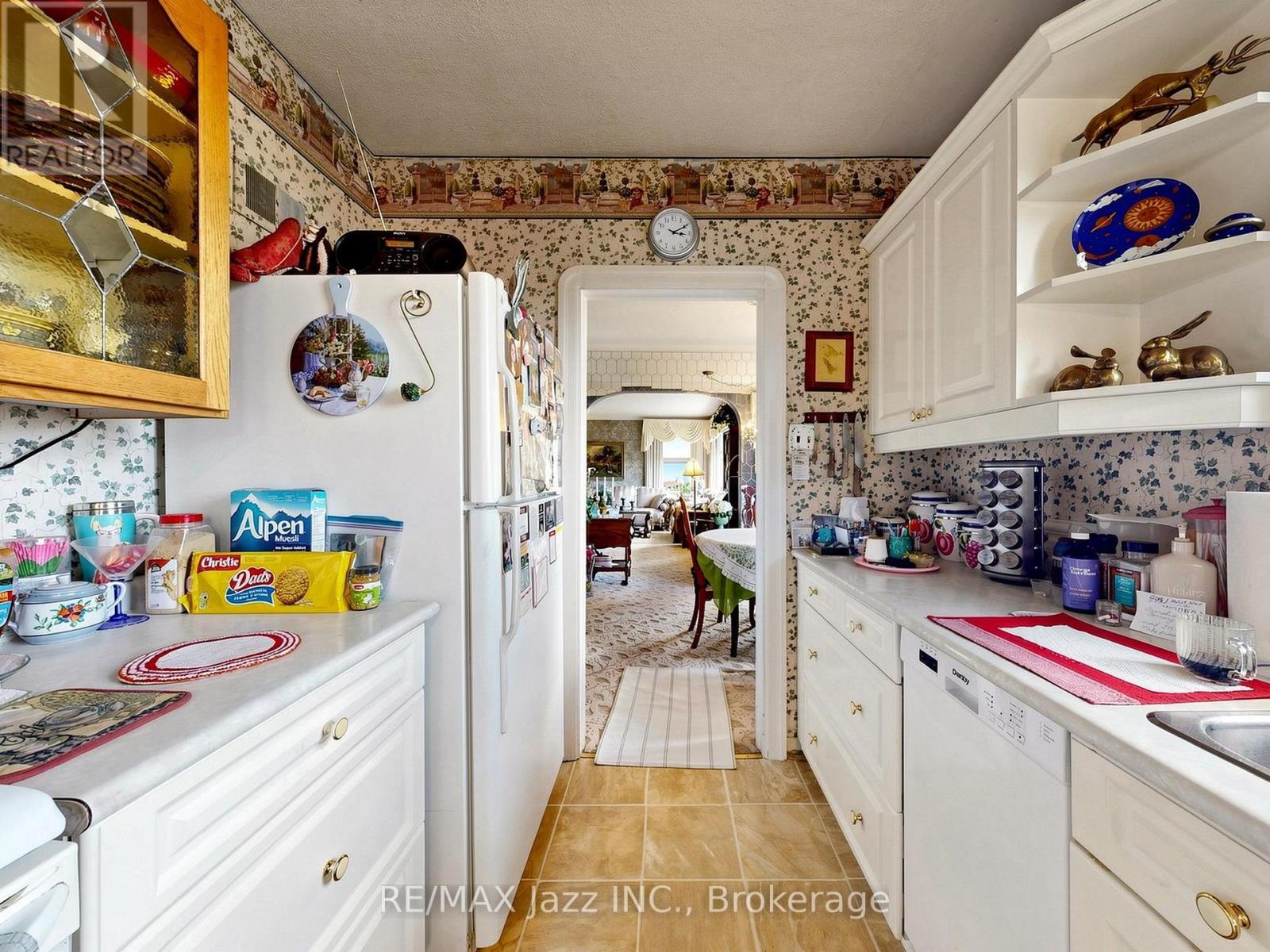 83 STEVENSON ROAD N - 17