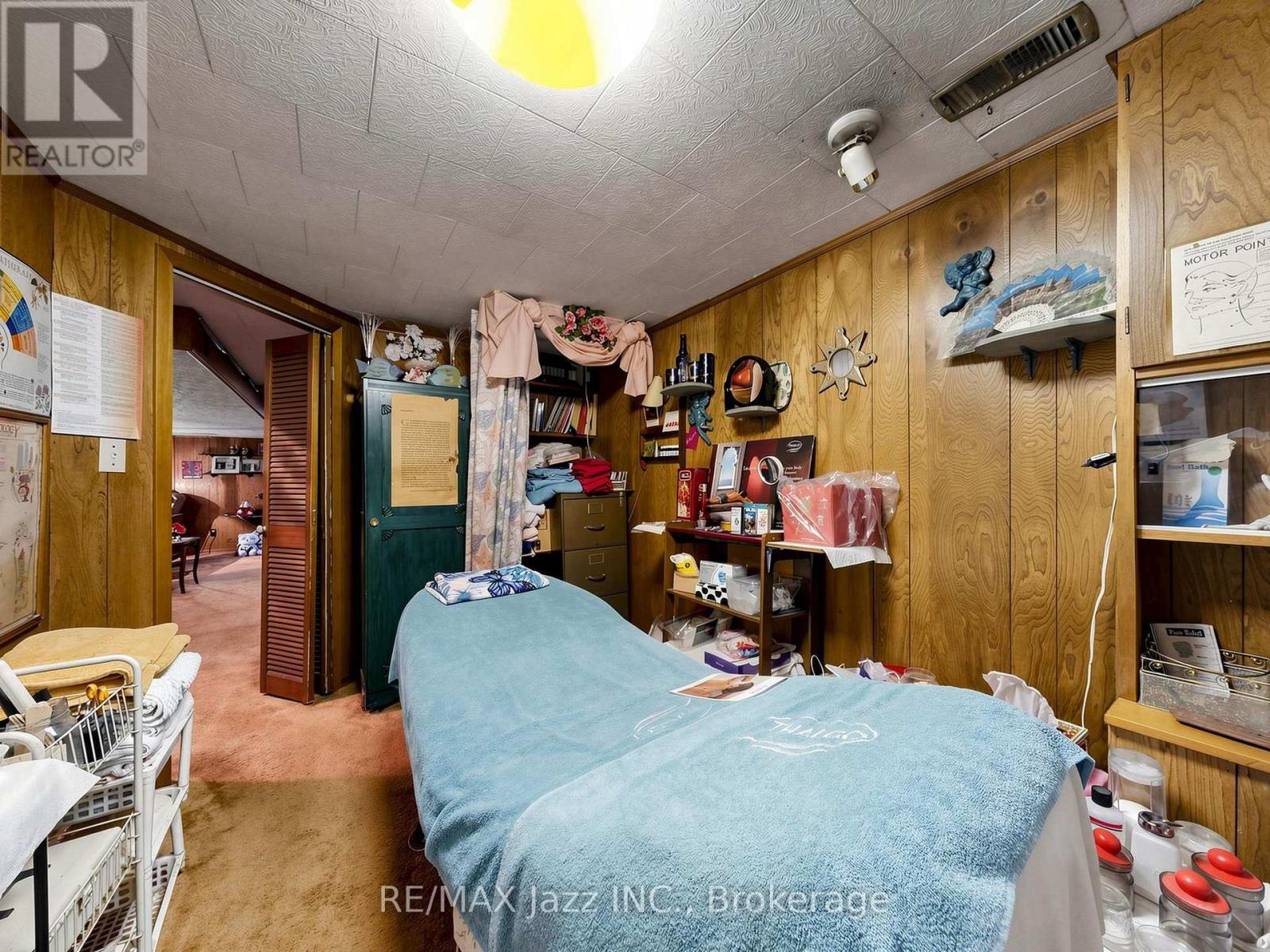 83 STEVENSON ROAD N - 37