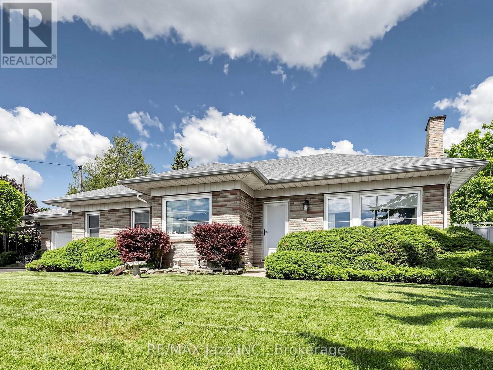 83 STEVENSON ROAD N - 6