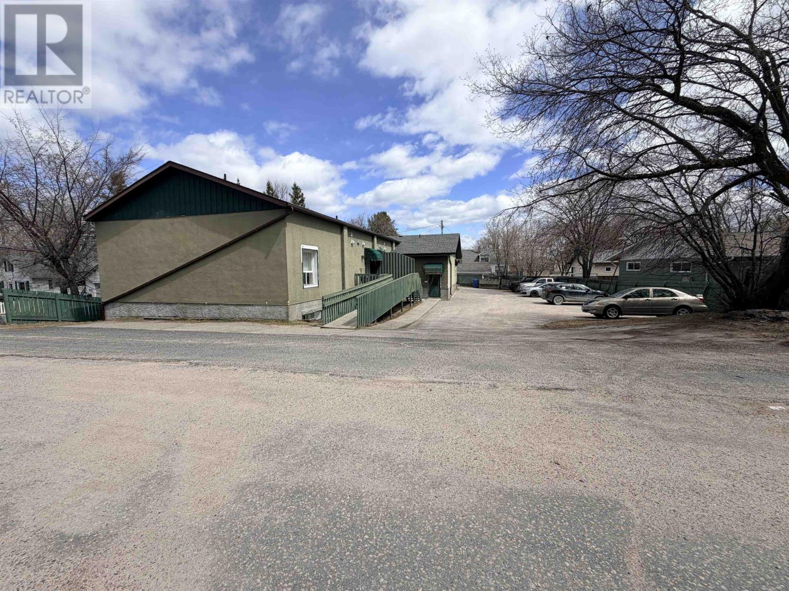 637 FIFTH AVENUE SOUTH - 1
