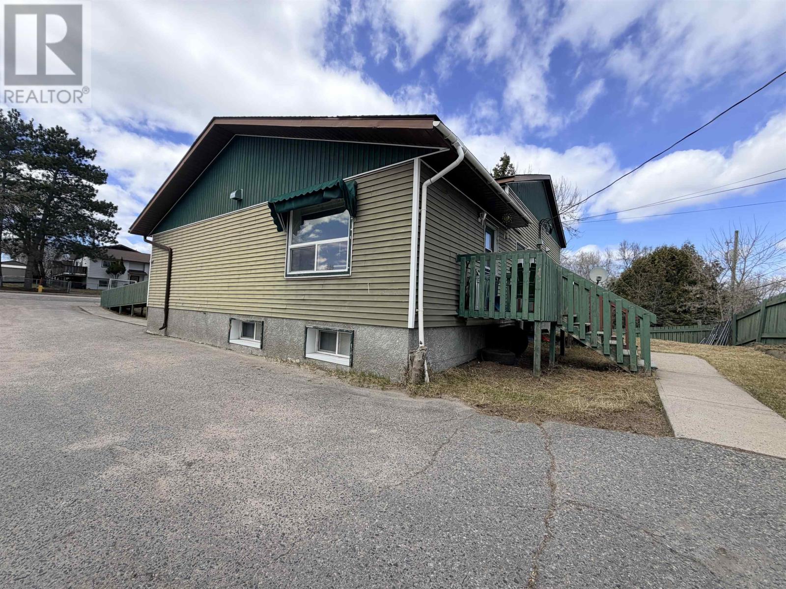 637 FIFTH AVENUE SOUTH - 3