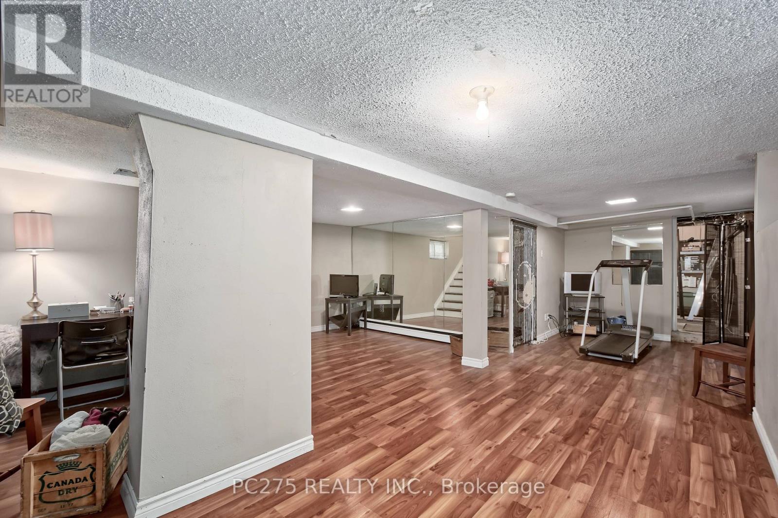 77 ELM STREET - 25