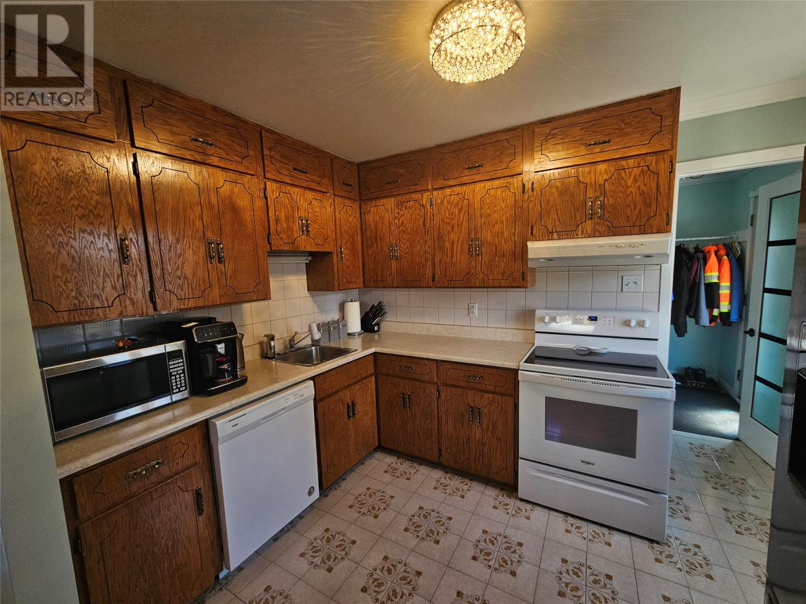 875 Hudson Drive - 9