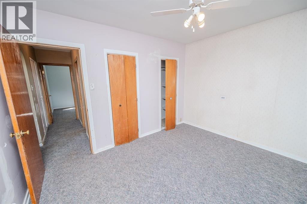 4241 41 Avenue - 8