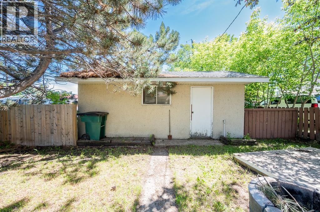 4241 41 Avenue - 23