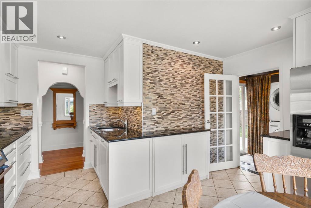 1404 18 Avenue NW - 3