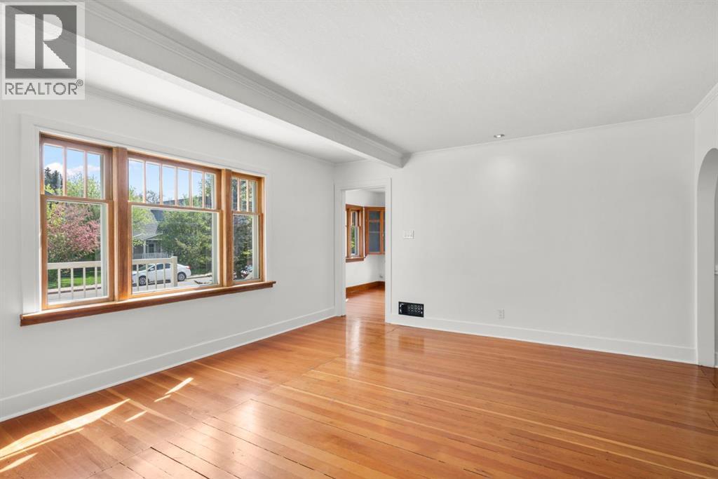 1404 18 Avenue NW - 11