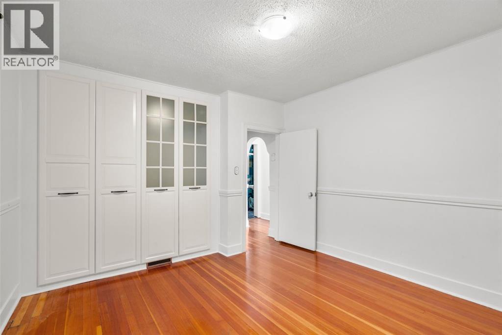 1404 18 Avenue NW - 24