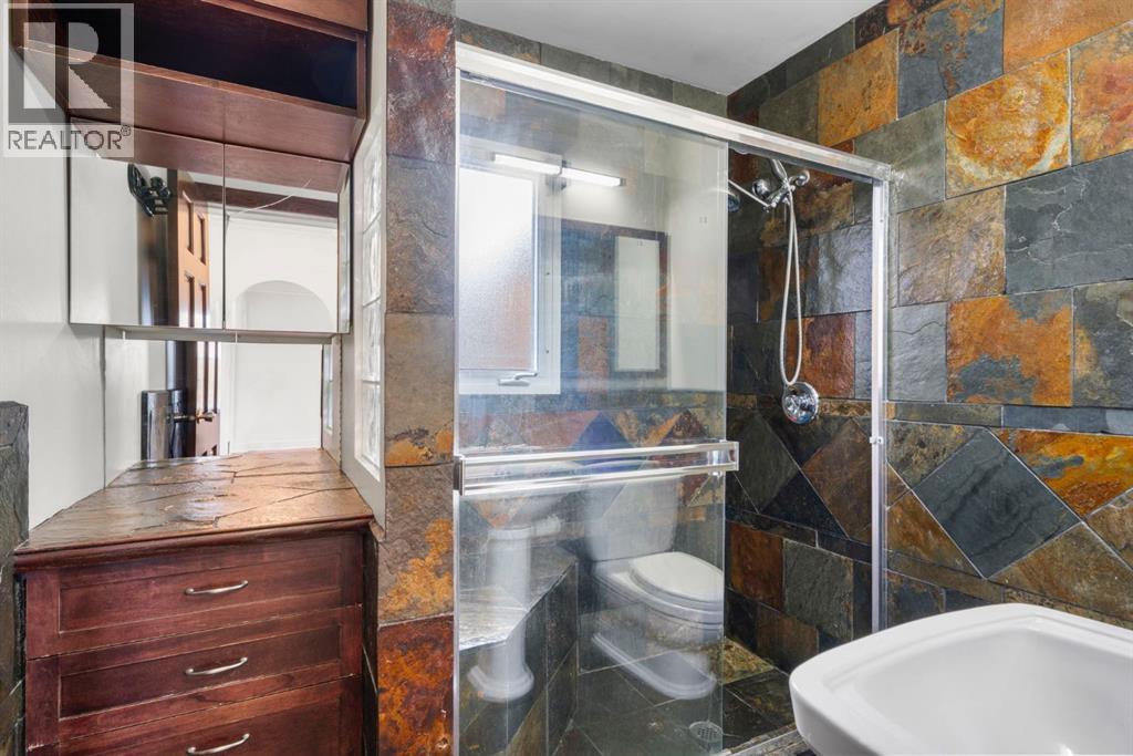 1404 18 Avenue NW - 29
