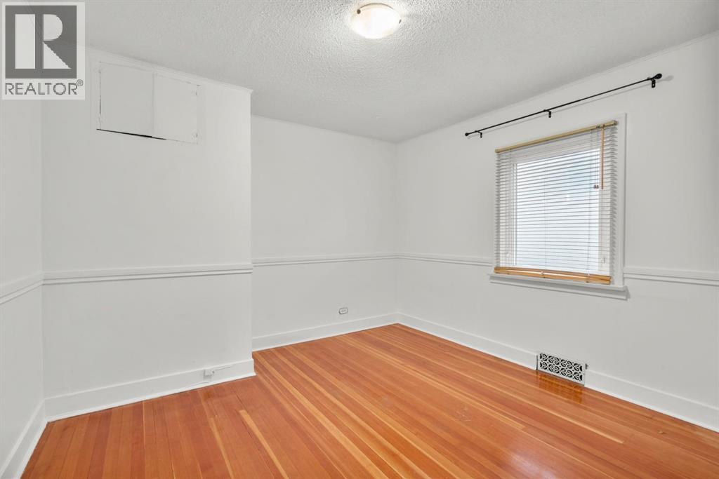 1404 18 Avenue NW - 23