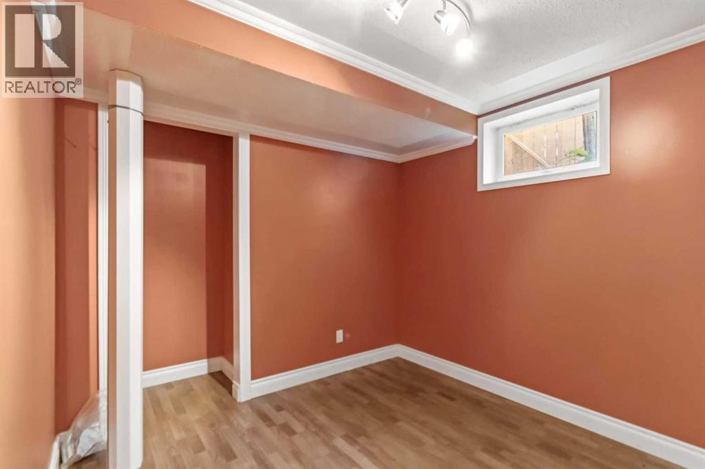 125 Oaks Crescent - 24