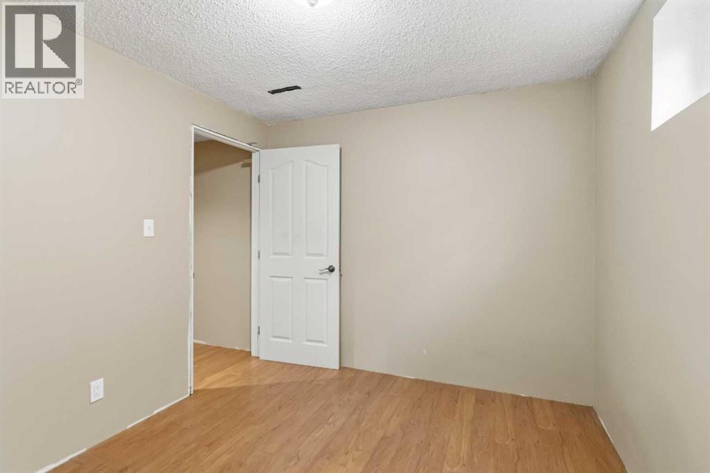 125 Oaks Crescent - 27