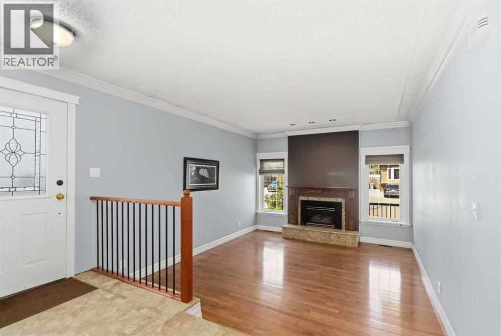 125 Oaks Crescent - 3