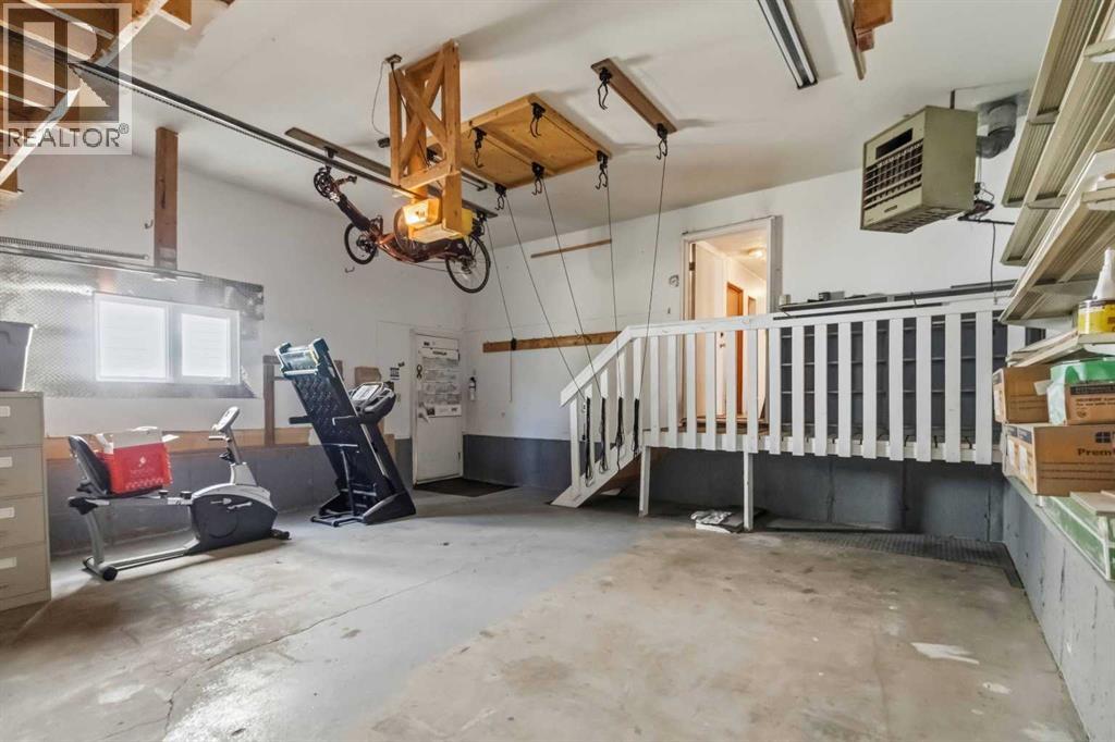 125 Oaks Crescent - 32