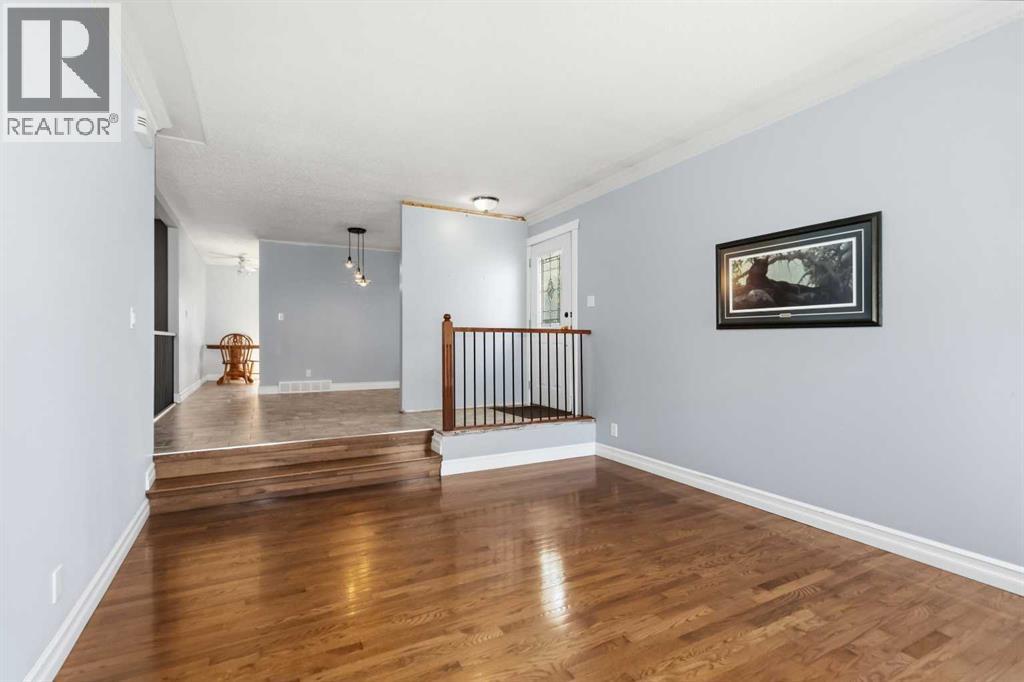 125 Oaks Crescent - 6
