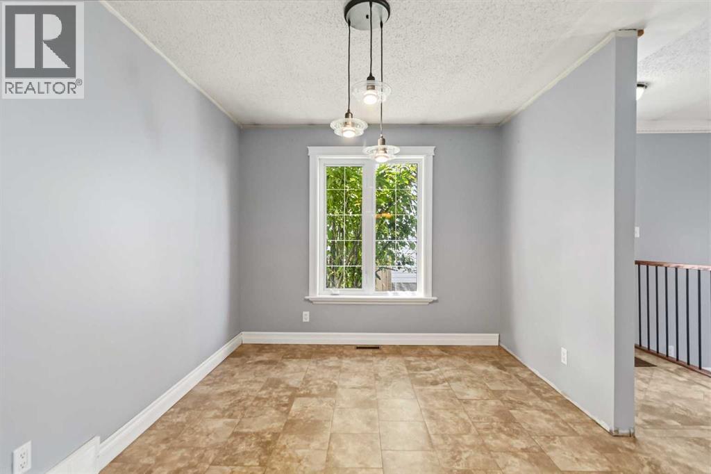125 Oaks Crescent - 8