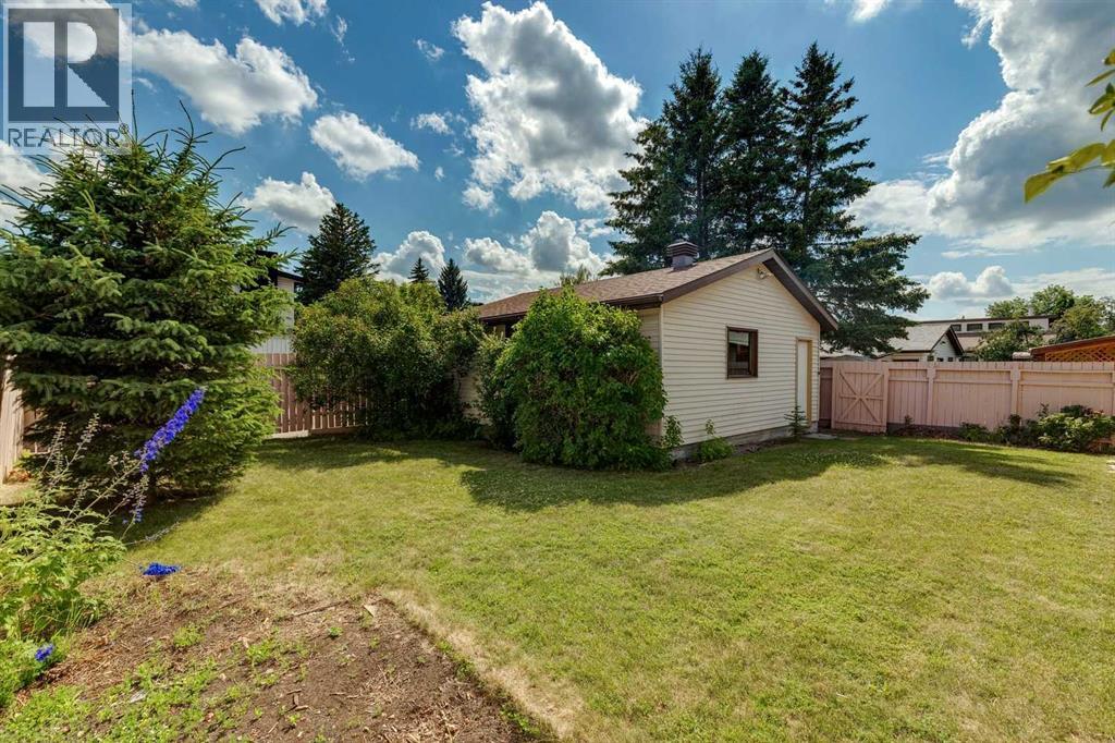 11248 Braeside Drive SW - 30