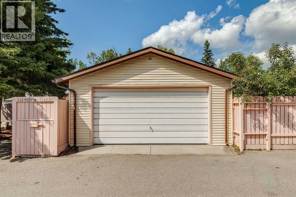 11248 Braeside Drive SW - 26