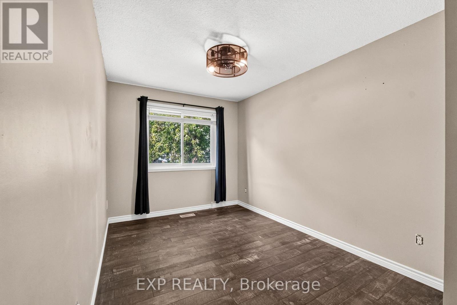3209 YOUNG AVENUE - 10