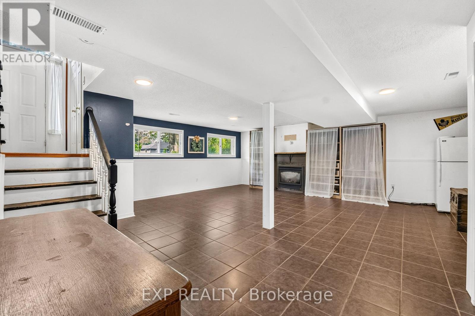 3209 YOUNG AVENUE - 13