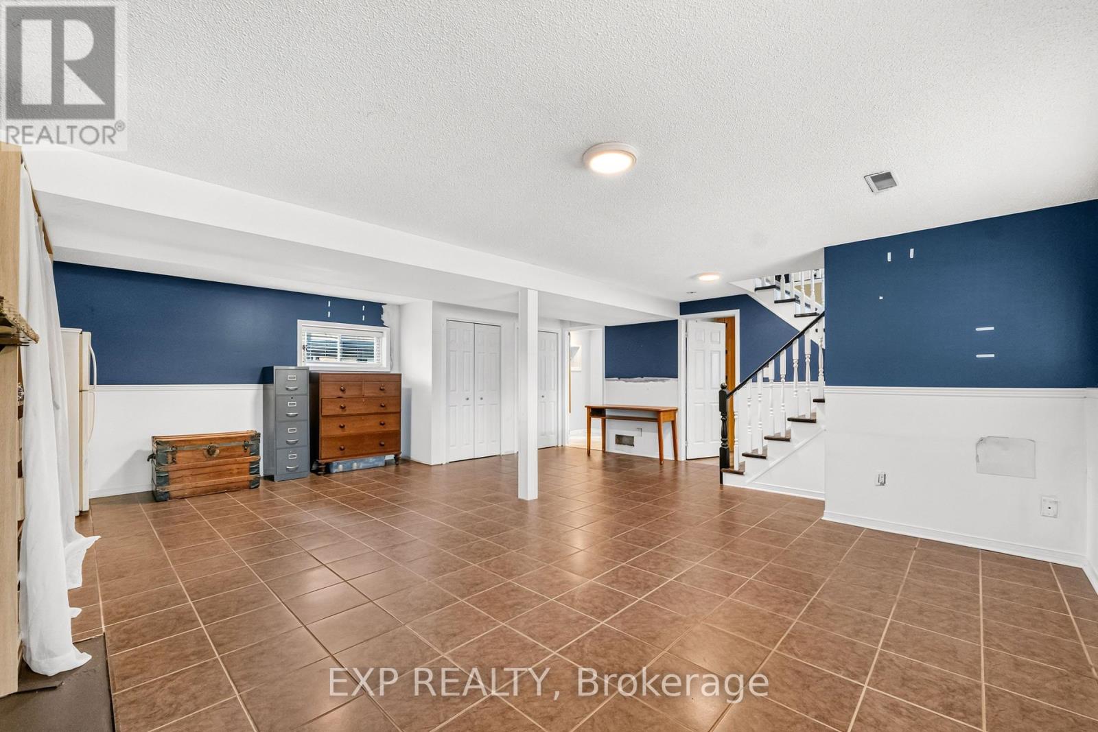 3209 YOUNG AVENUE - 14