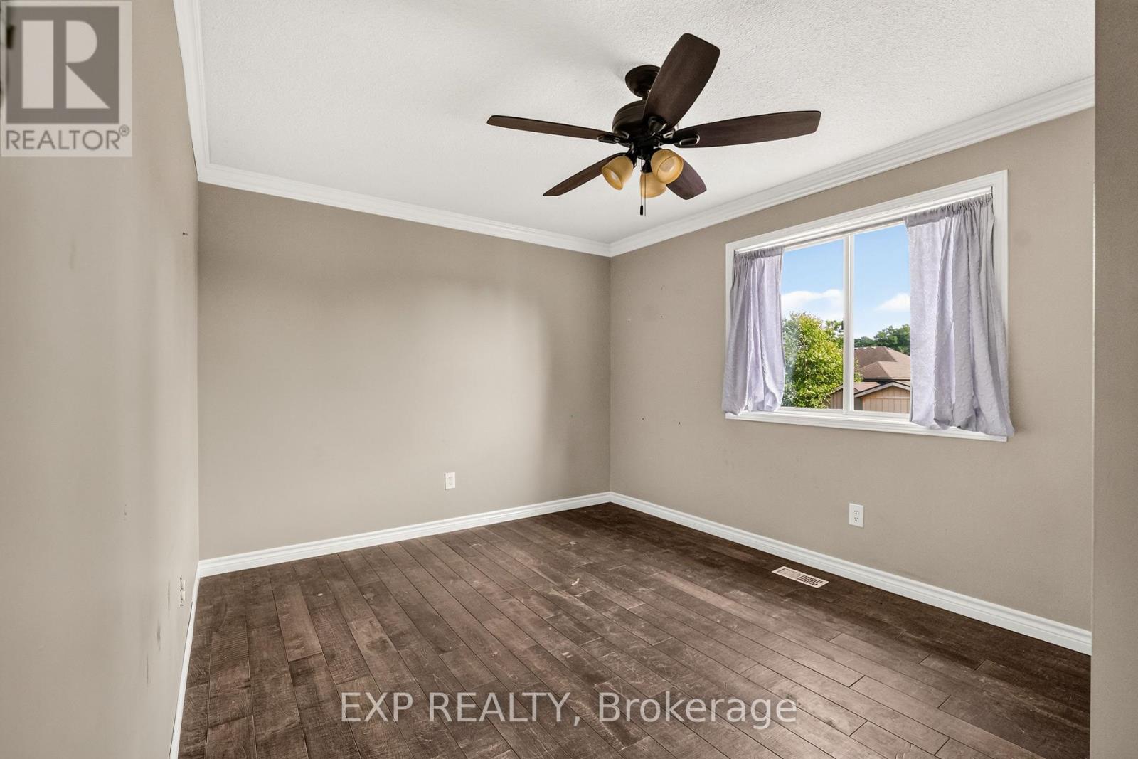 3209 YOUNG AVENUE - 9