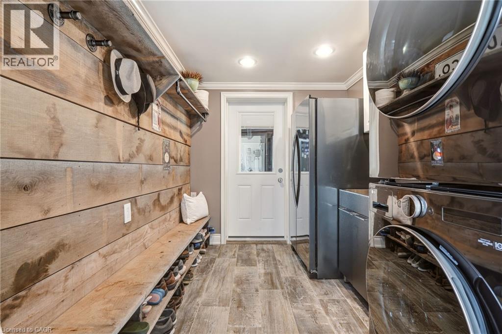 600 DEBORAH Crescent - 24