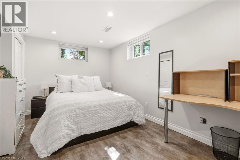 600 DEBORAH Crescent - 22