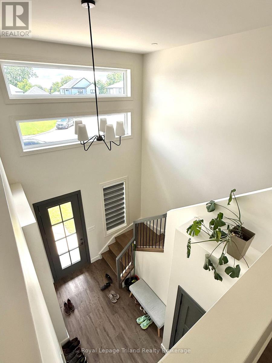 75 TRAILVIEW DRIVE - 11