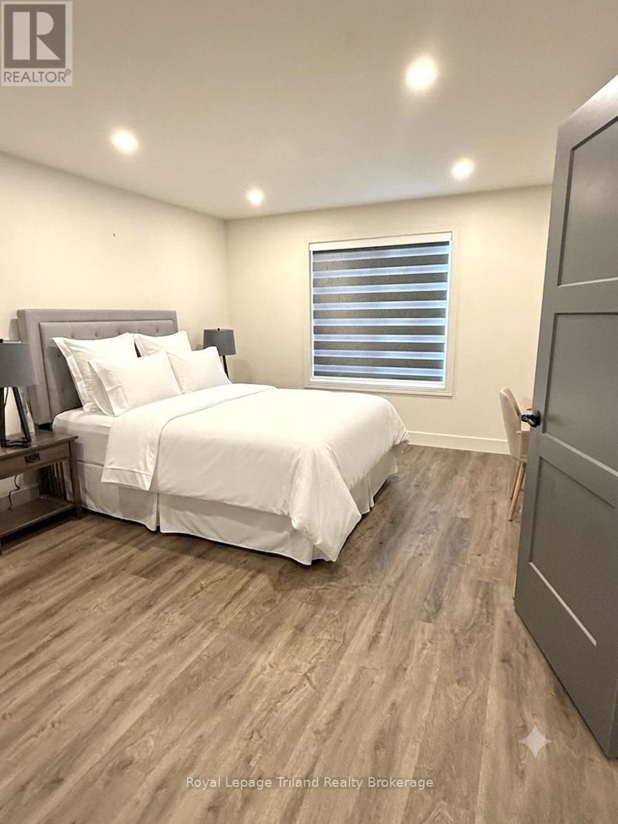 75 TRAILVIEW DRIVE - 12