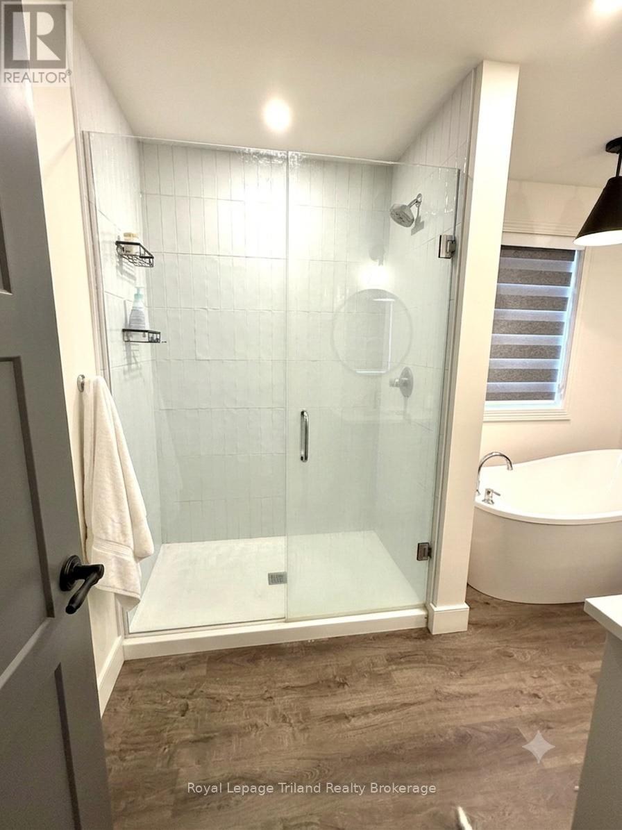 75 TRAILVIEW DRIVE - 16