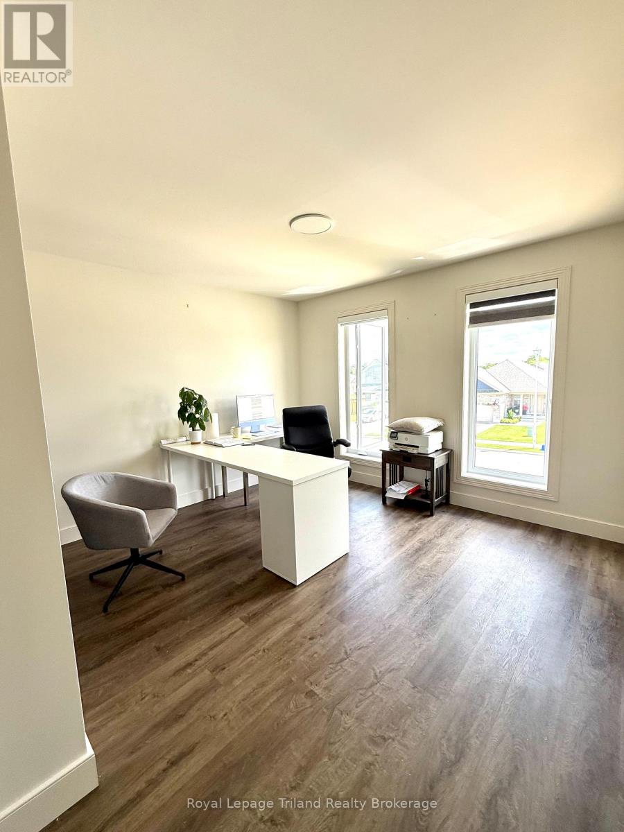 75 TRAILVIEW DRIVE - 19