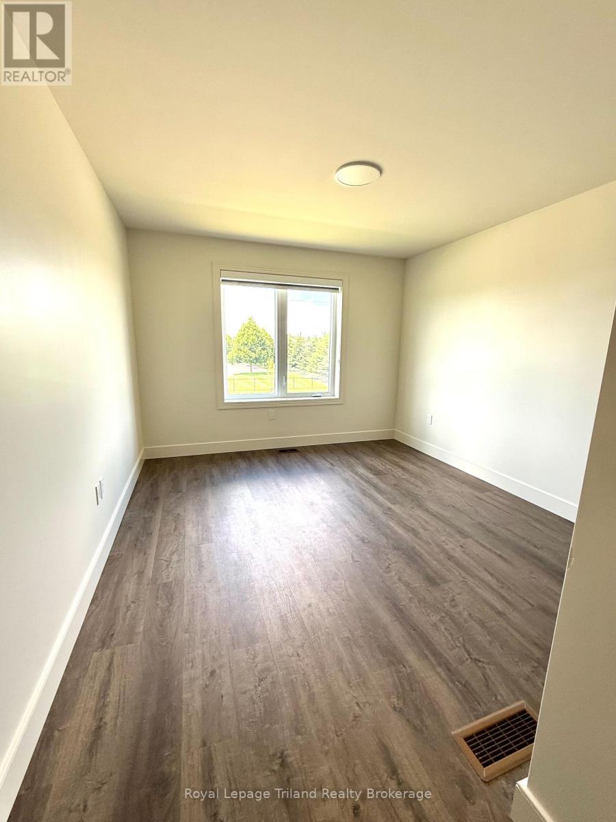 75 TRAILVIEW DRIVE - 24