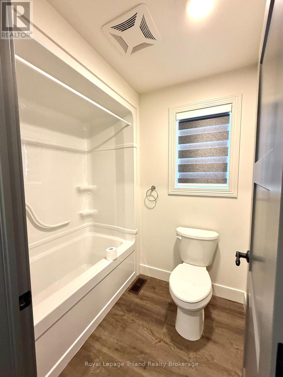 75 TRAILVIEW DRIVE - 26