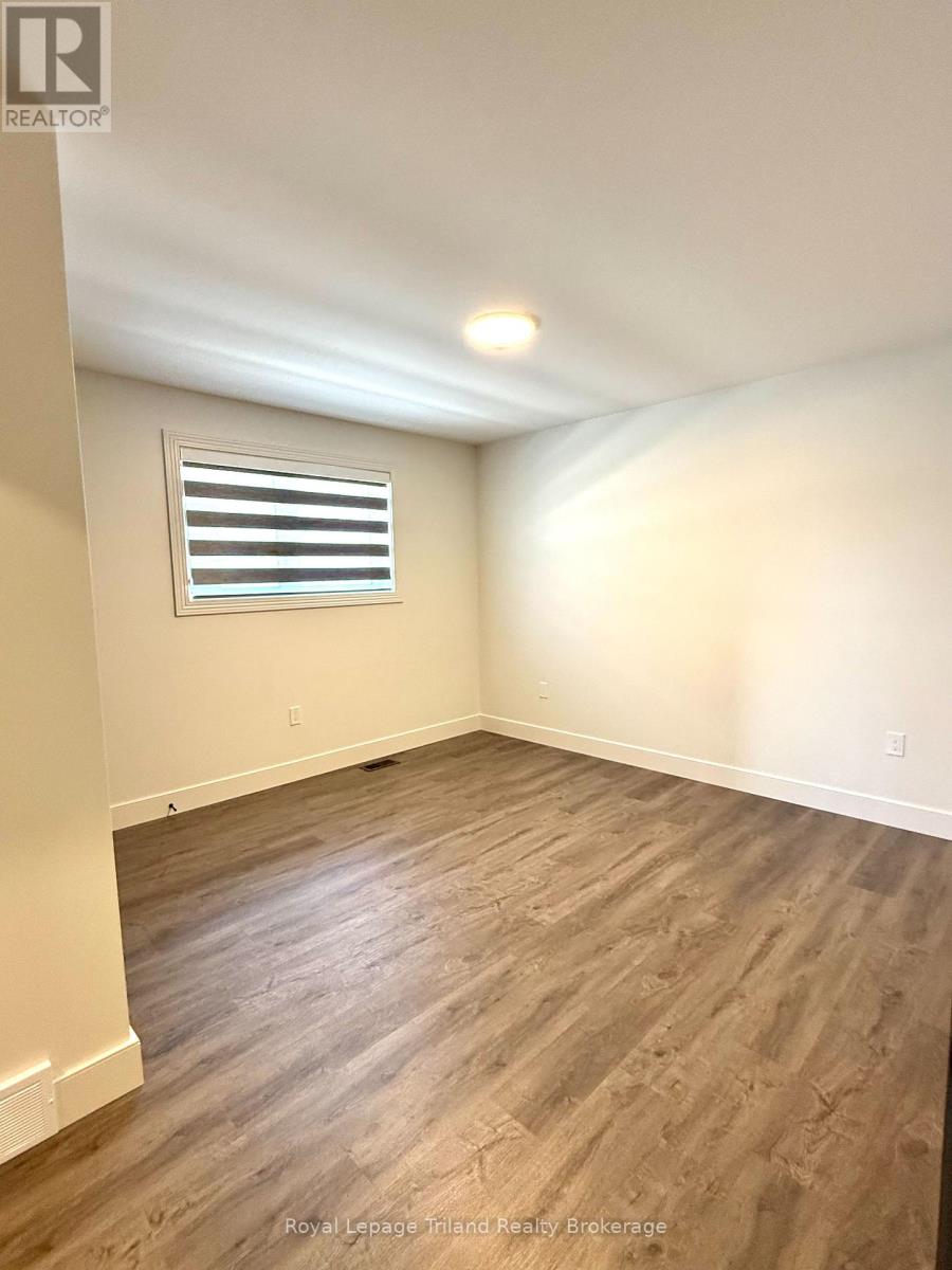 75 TRAILVIEW DRIVE - 28