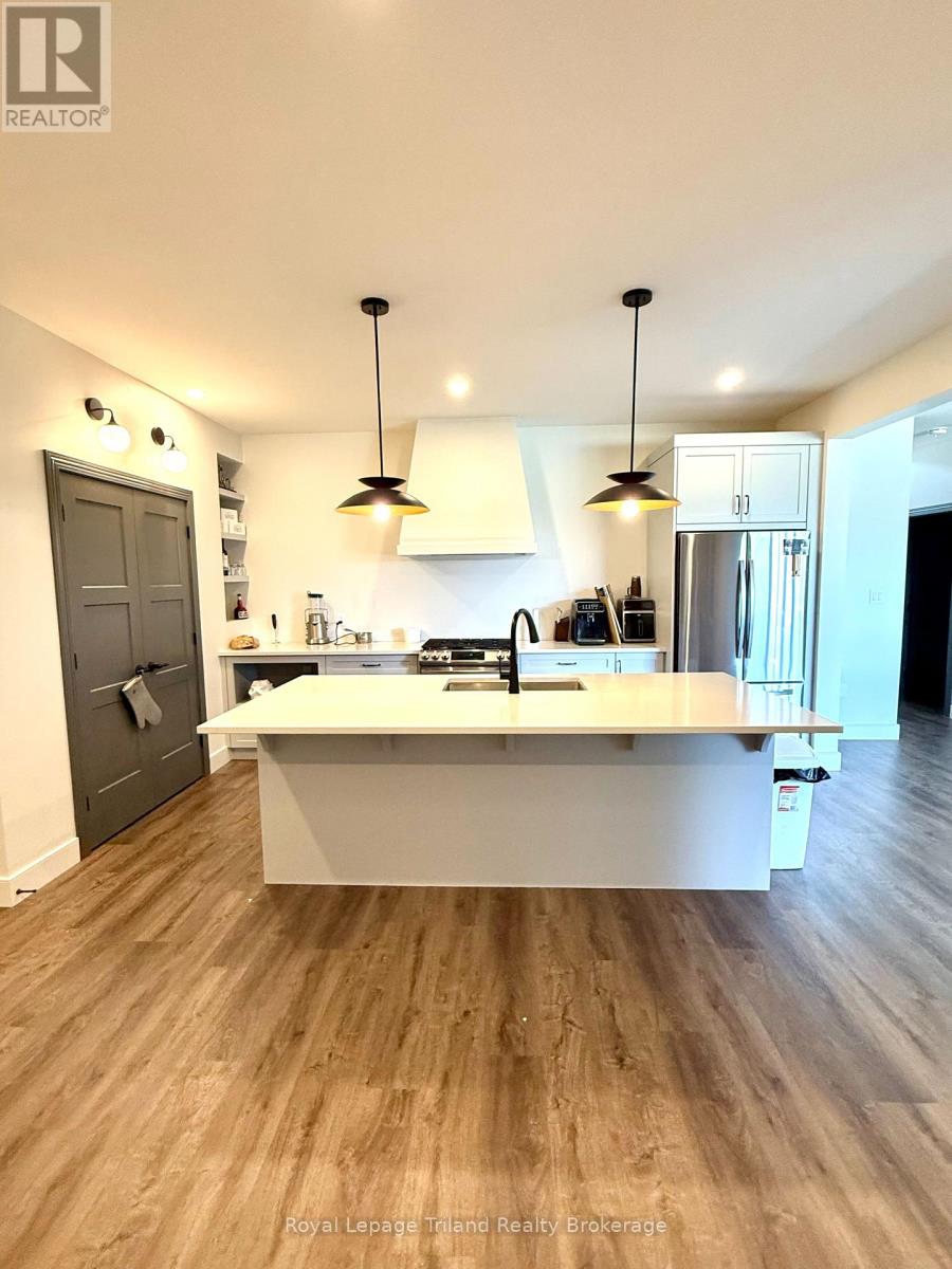 75 TRAILVIEW DRIVE - 3
