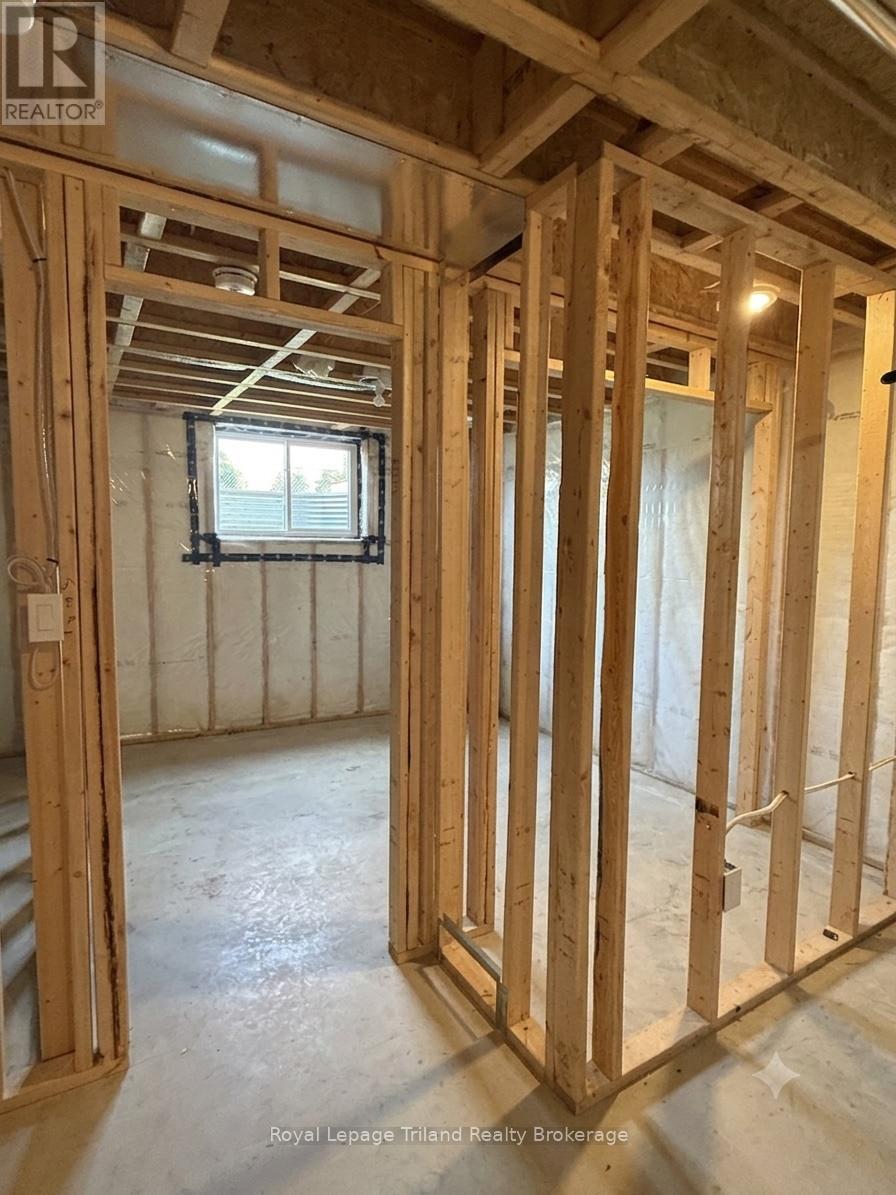 75 TRAILVIEW DRIVE - 30