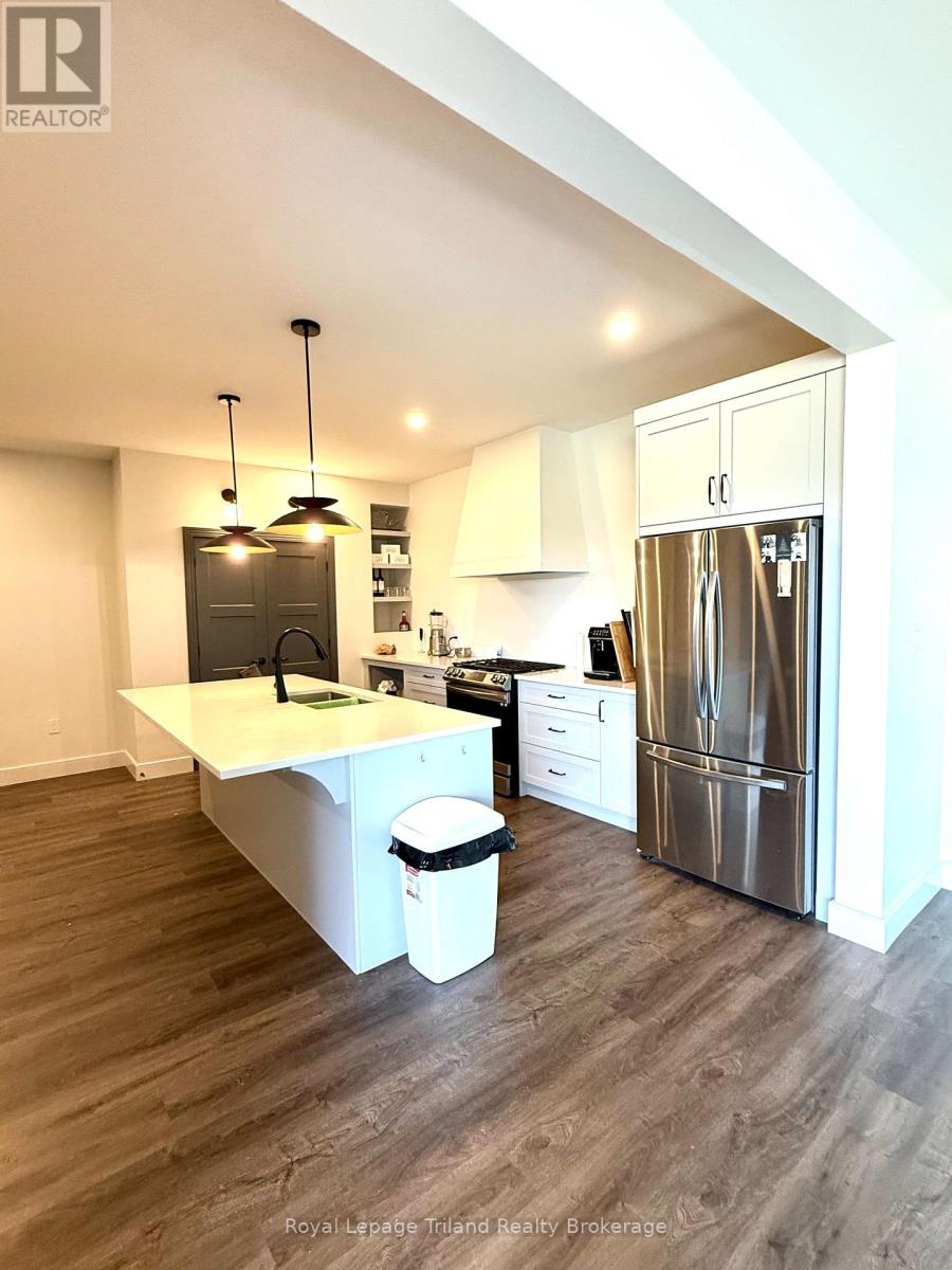 75 TRAILVIEW DRIVE - 4