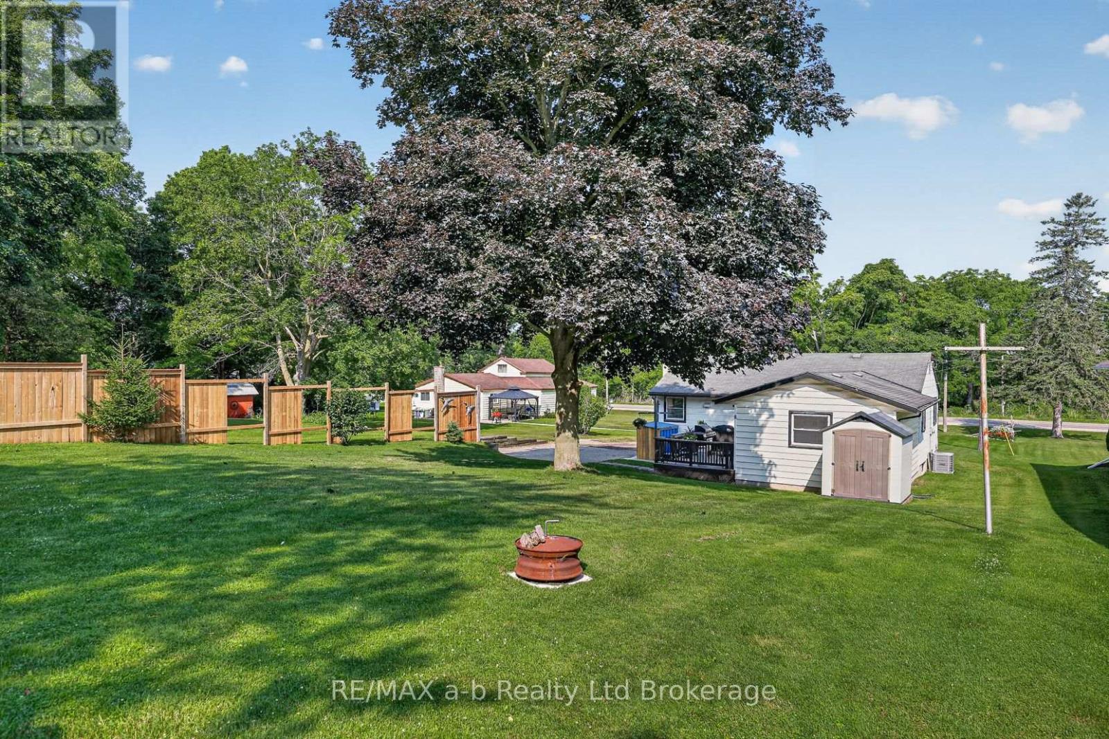 584112 BEACHVILLE ROAD - 12