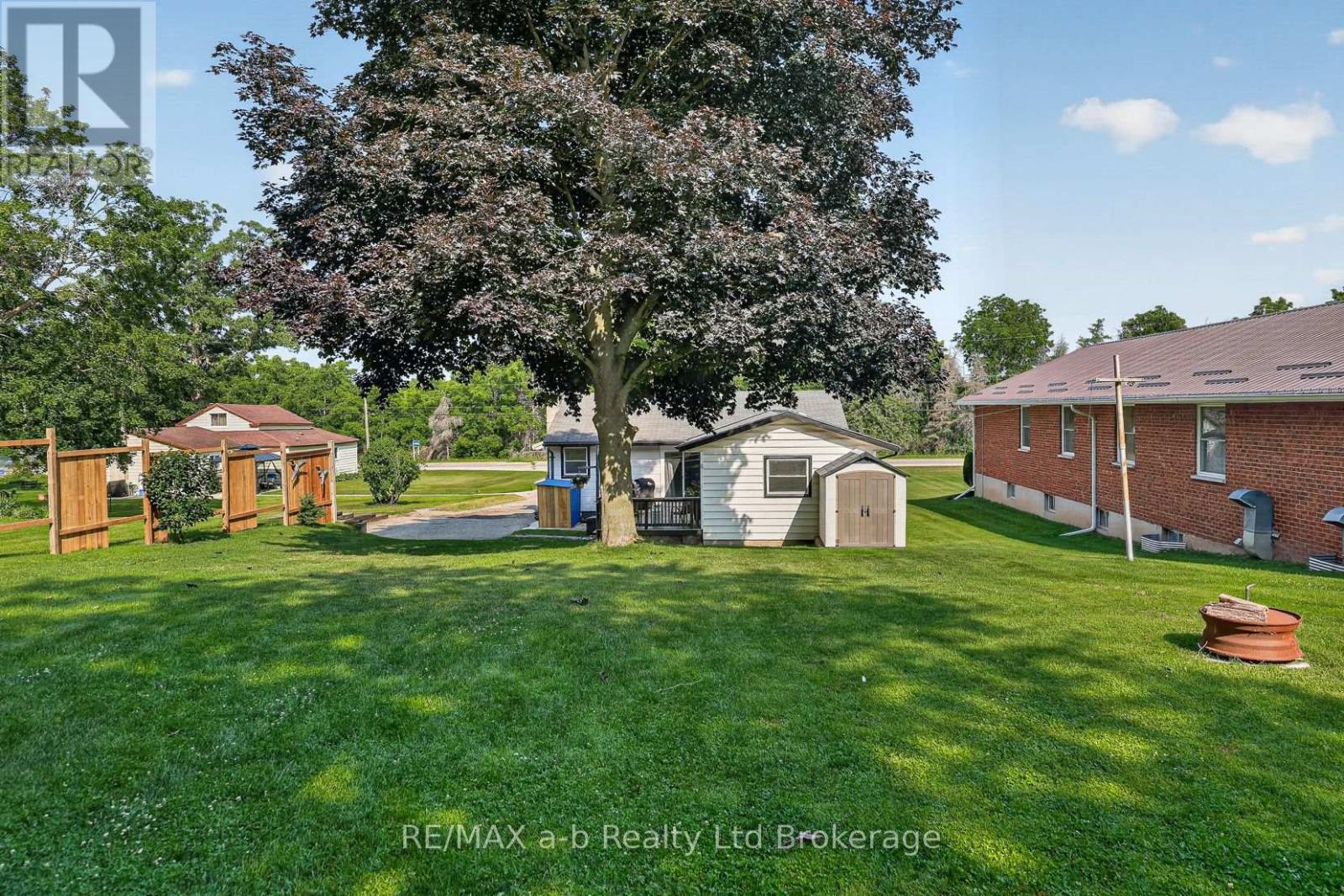 584112 BEACHVILLE ROAD - 13