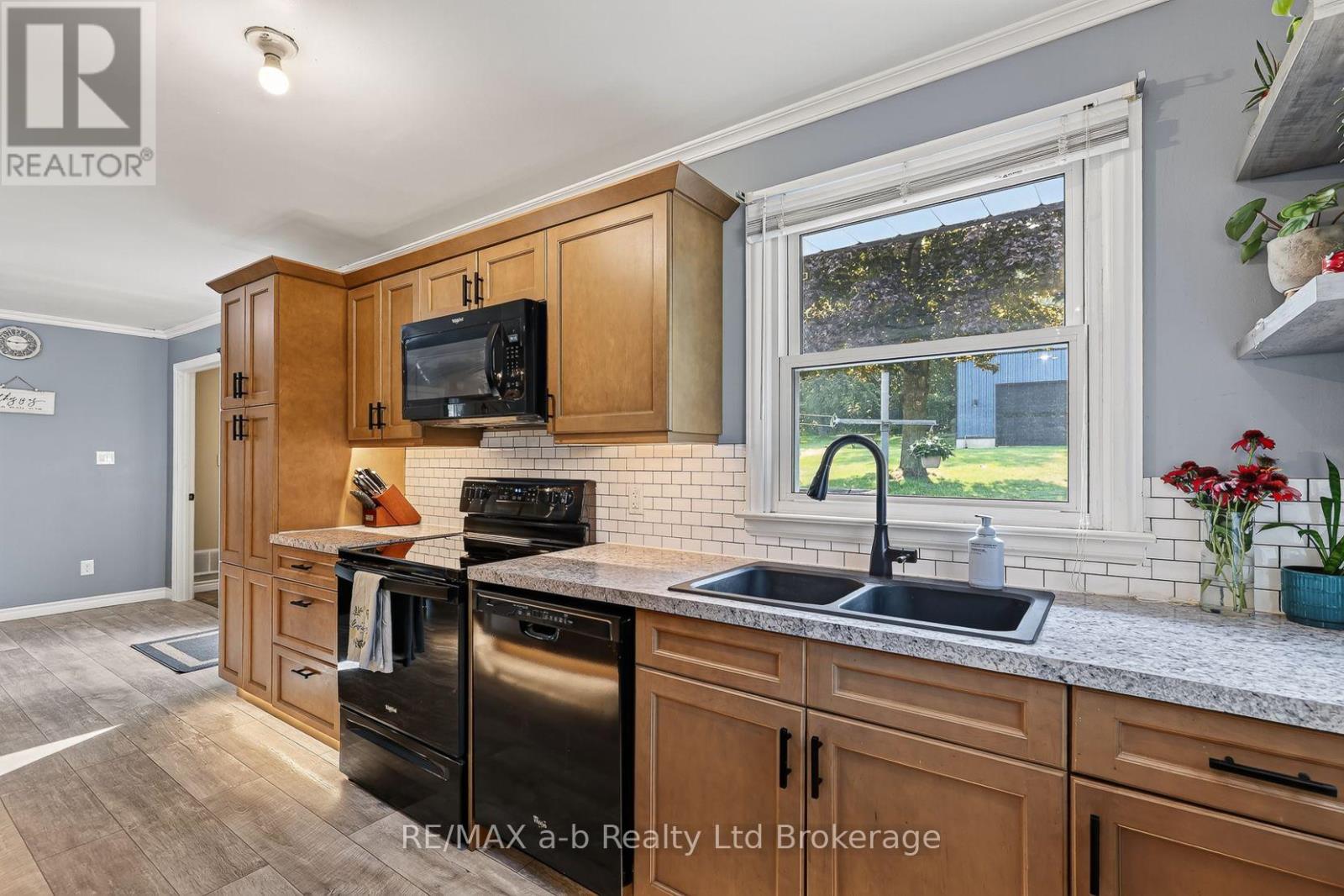 584112 BEACHVILLE ROAD - 15