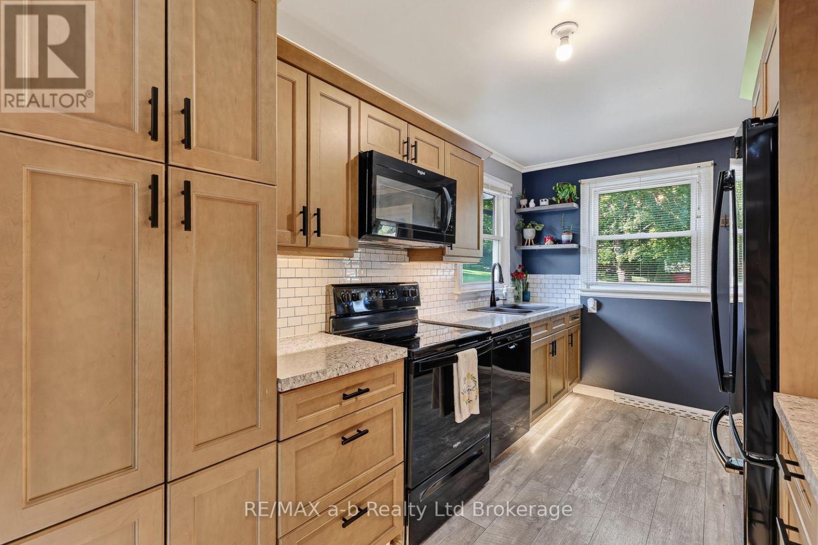 584112 BEACHVILLE ROAD - 16