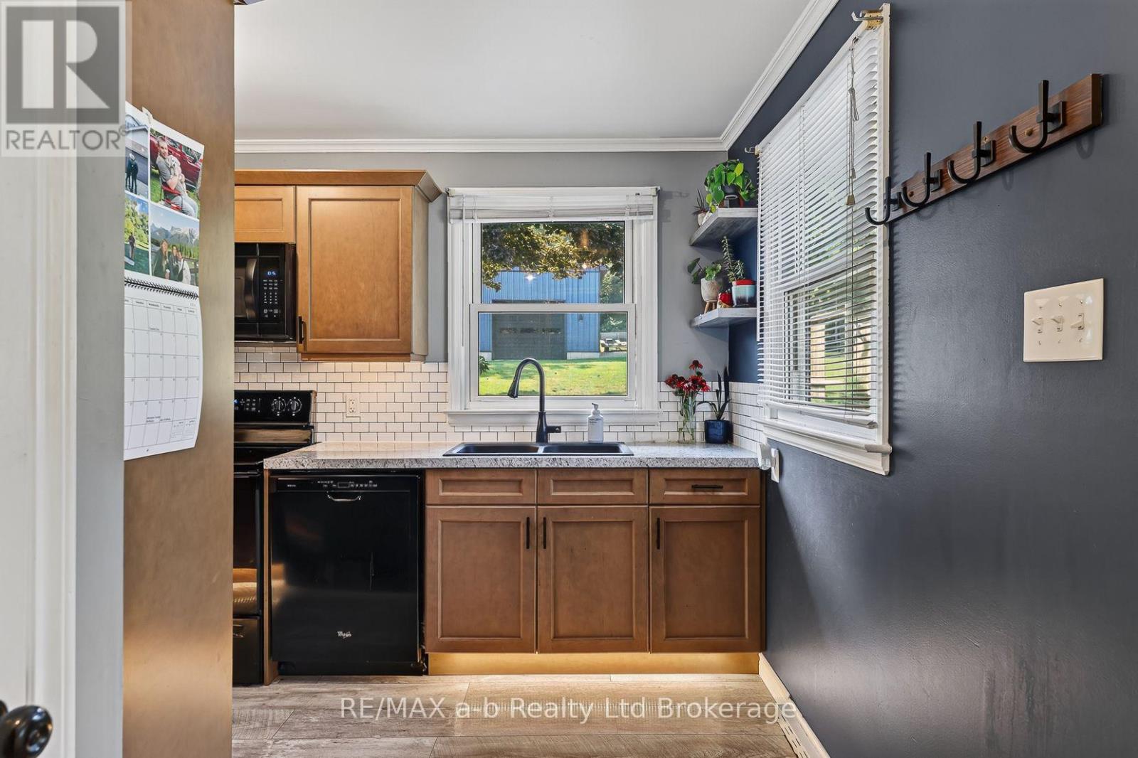 584112 BEACHVILLE ROAD - 18