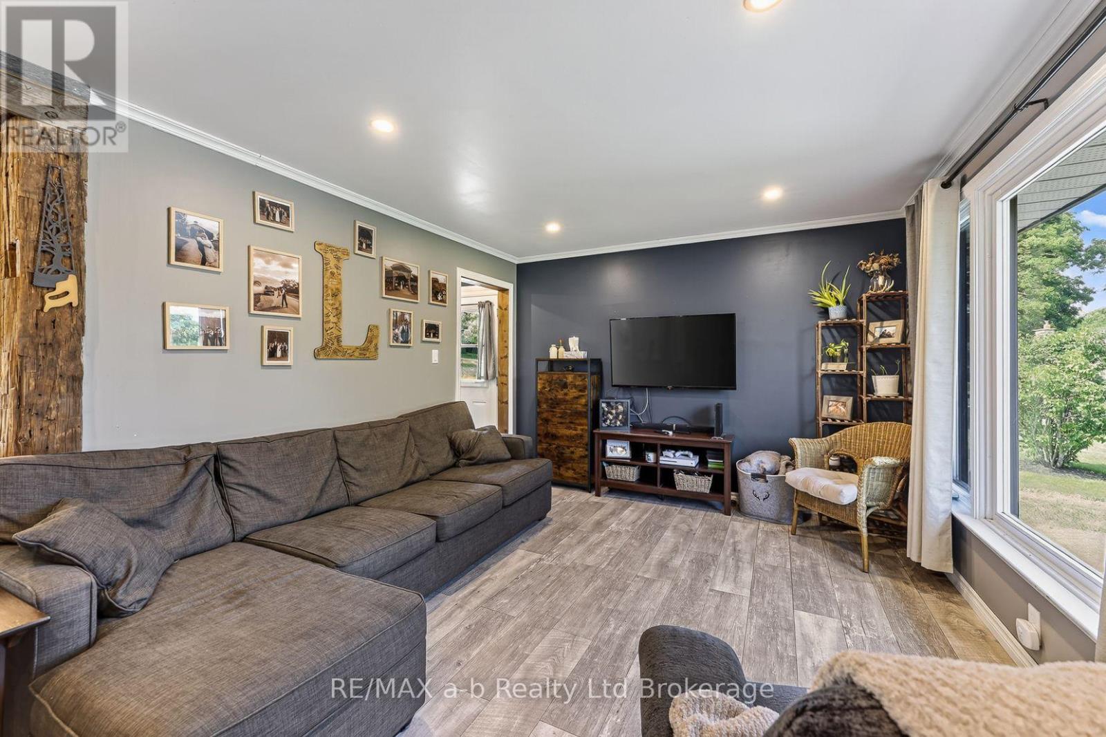 584112 BEACHVILLE ROAD - 23