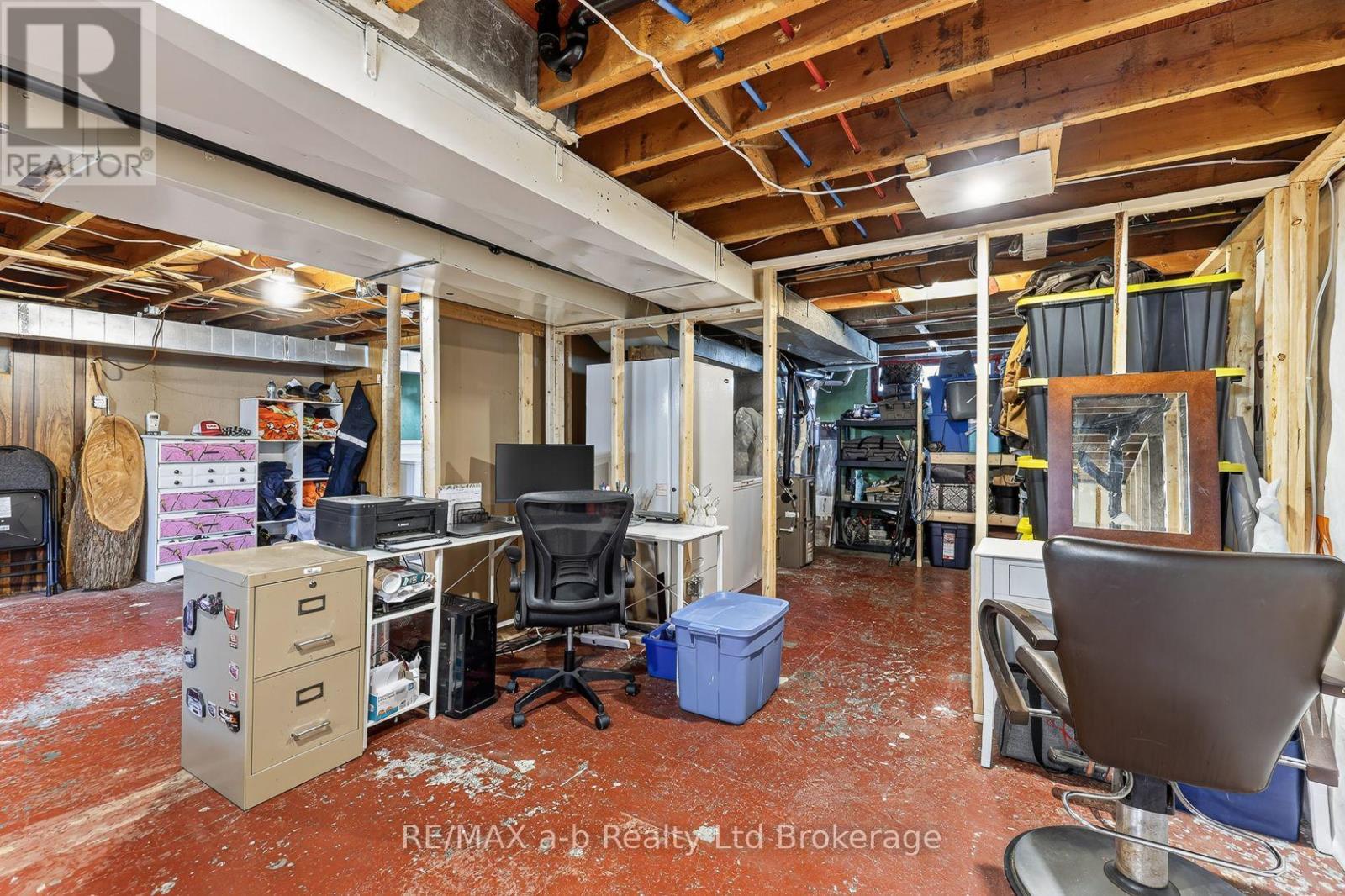 584112 BEACHVILLE ROAD - 32