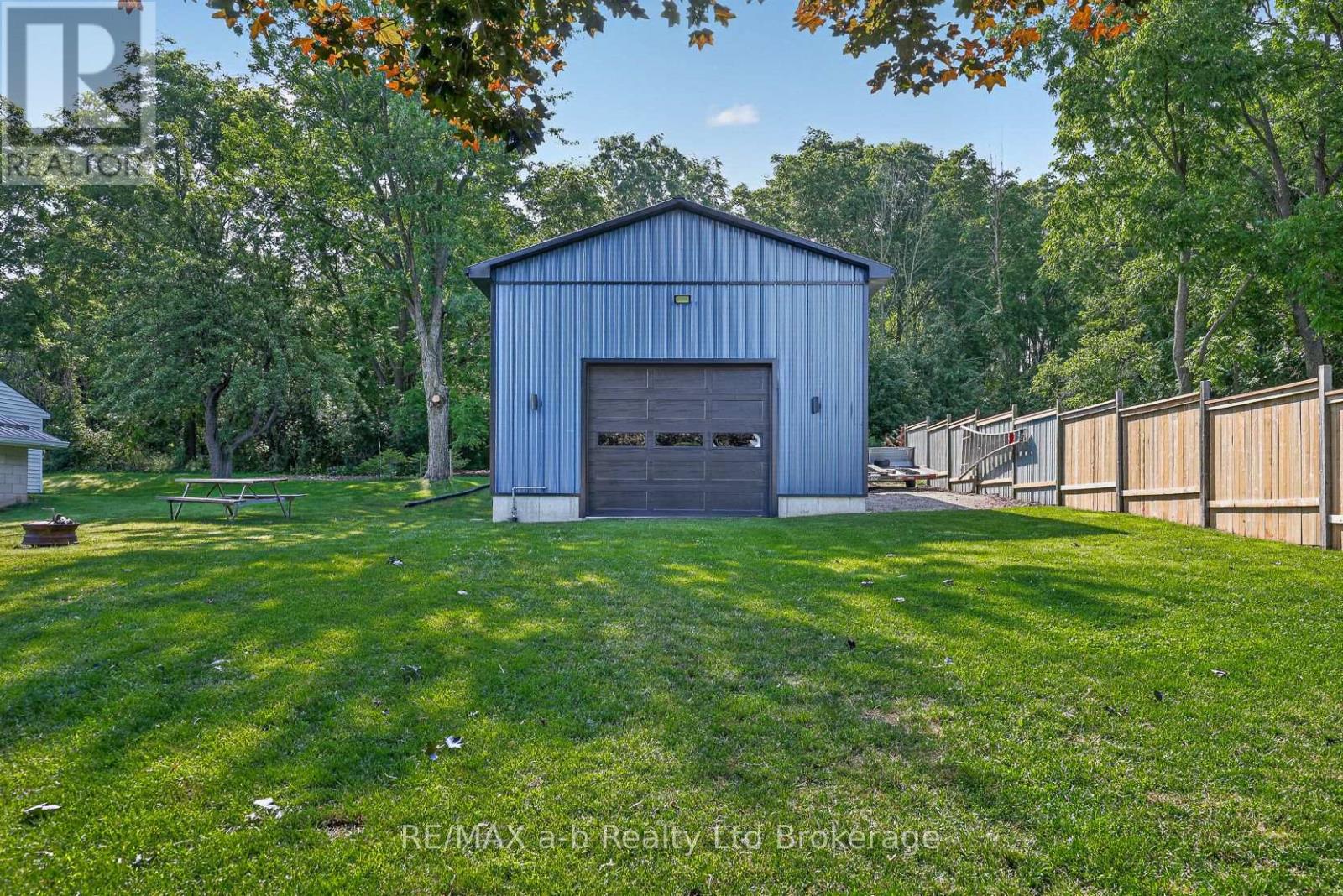 584112 BEACHVILLE ROAD - 33