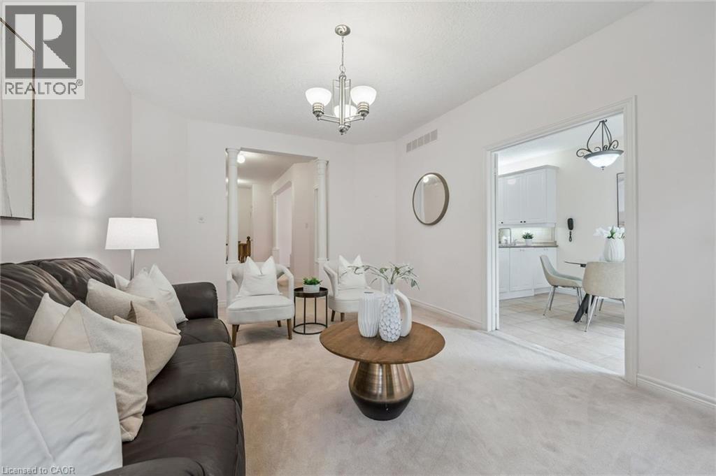 685 LANGLAW Drive - 14