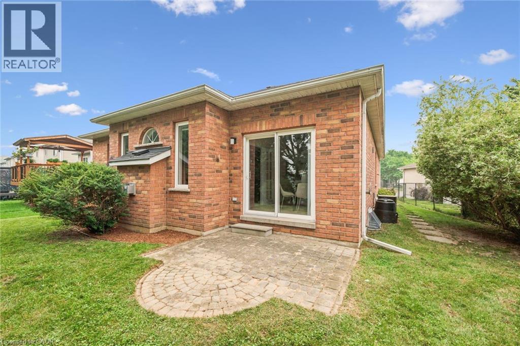 685 LANGLAW Drive - 36